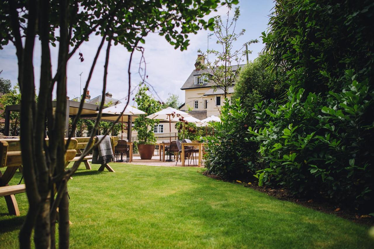 The Drummond At Albury Гилдфорд Екстериор снимка